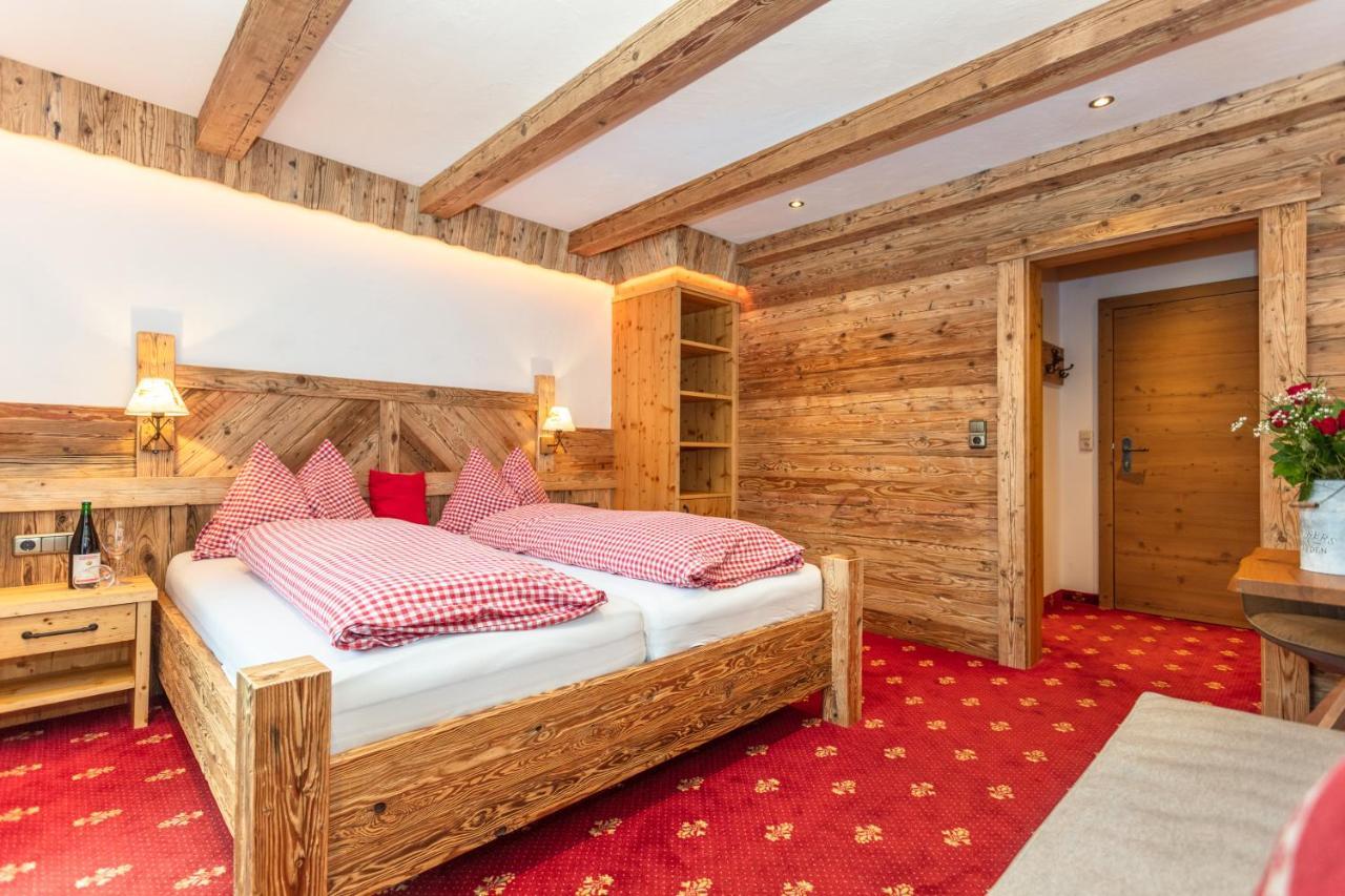 Pension Berghof Maria Alm am Steinernen Meer Bagian luar foto